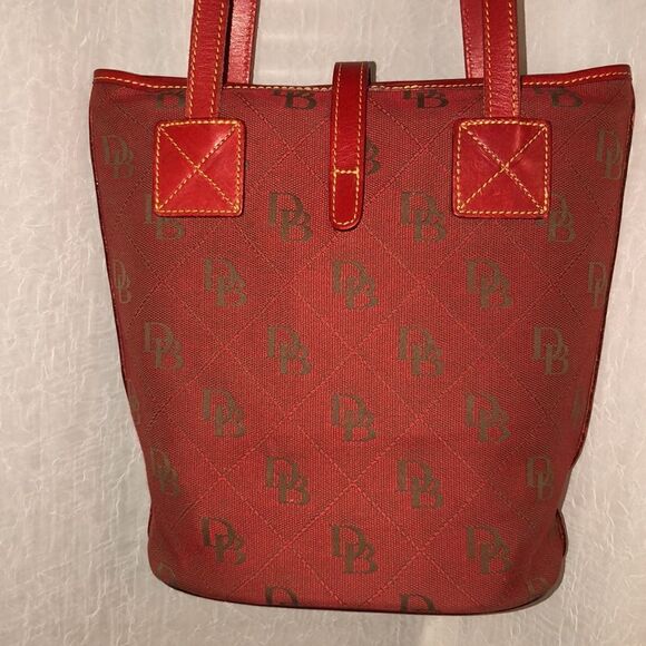 Dooney & Bourke Red Canvas Leather Combo DB Logo Bucket Shoulder Bag Purse - Picture 2 of 15